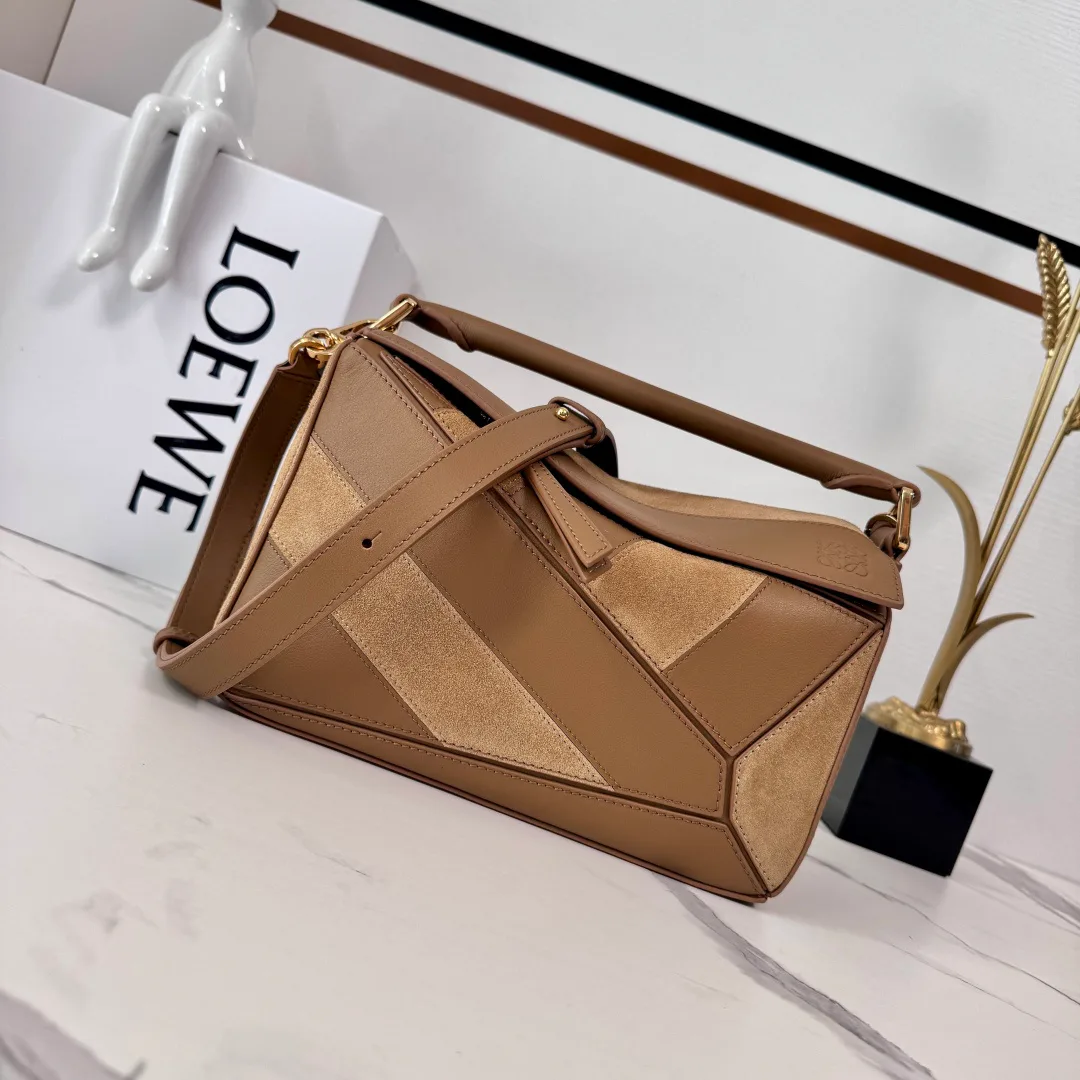 Классические Сумки Женские Loewe 18634782