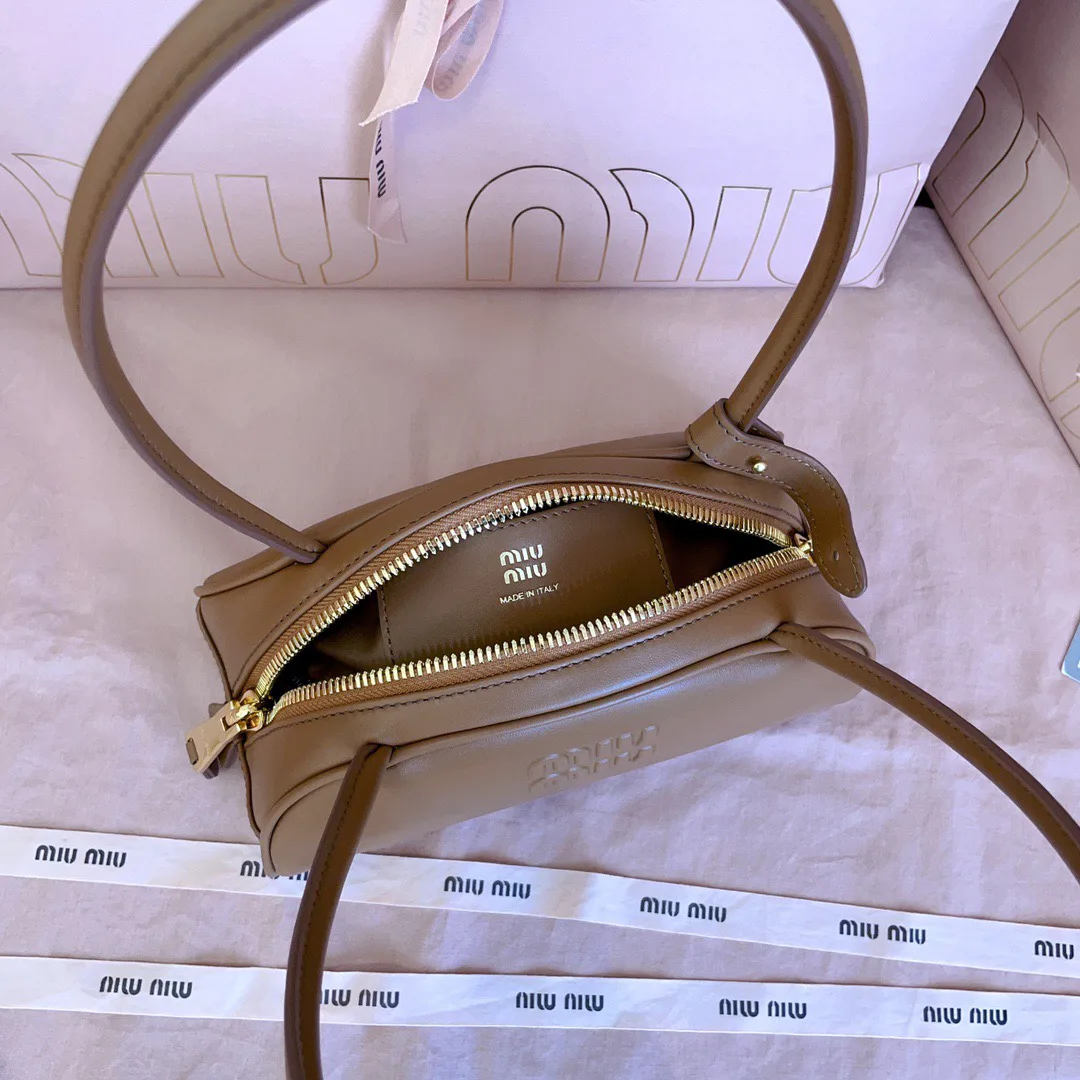 Классические Сумки Женские Miu Miu 18598421