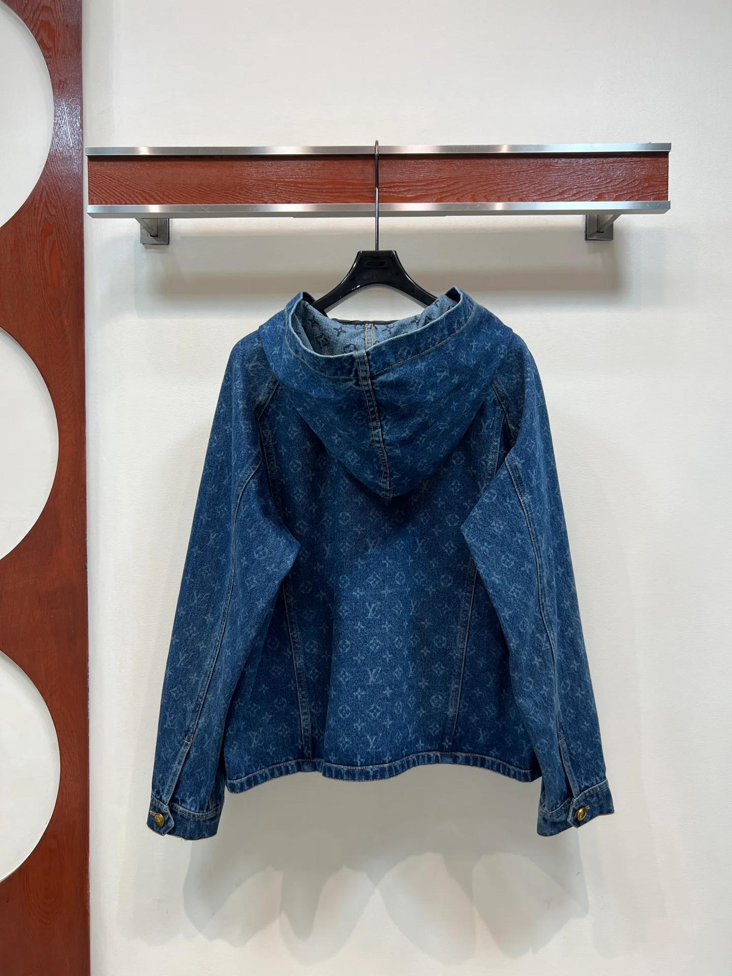 Women's Jackets And Down Jackets LOUIS VUITTON 18408127
