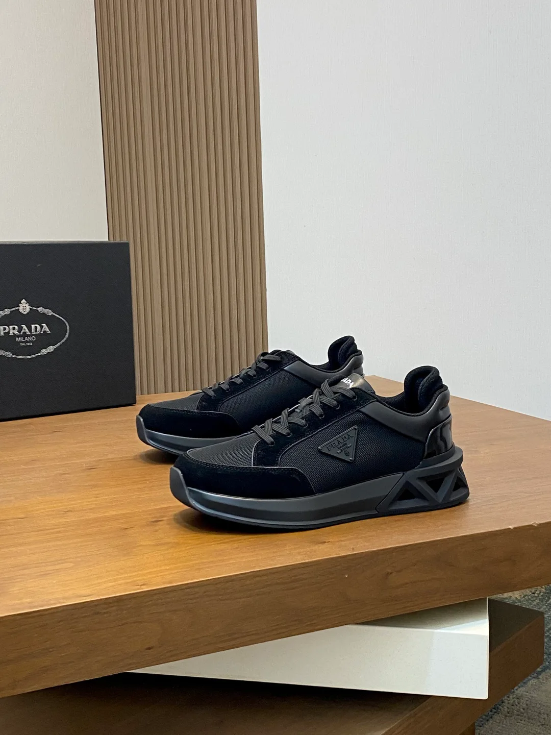 Men's Sneakers PRADA 18116628