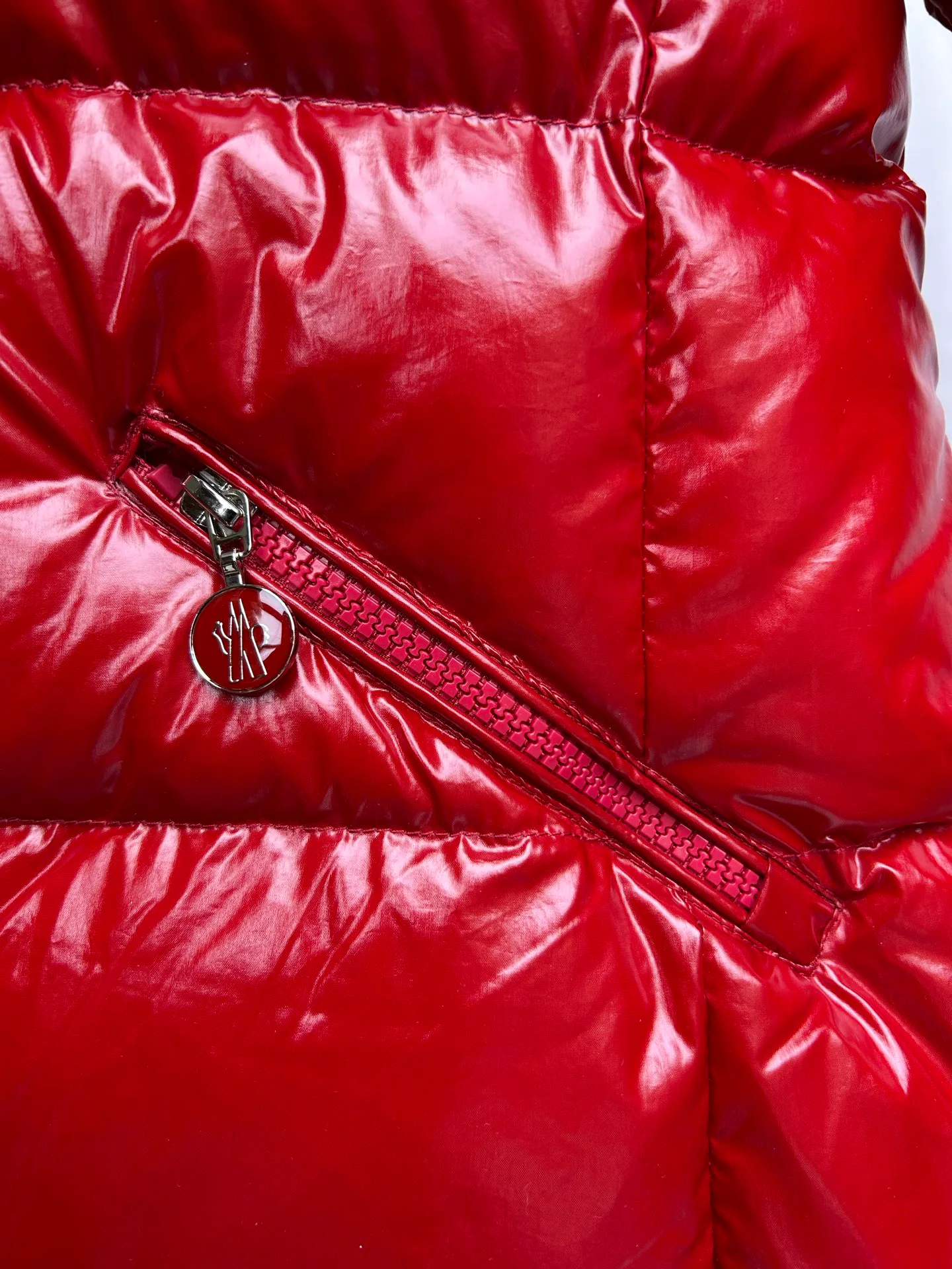 Women's Jackets And Down Jackets MONCLER 18002371