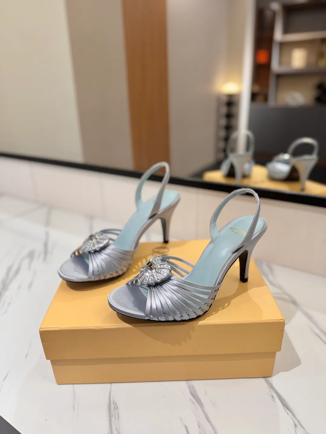 Women's Open-Toe Sandals VALENTINO 18134885