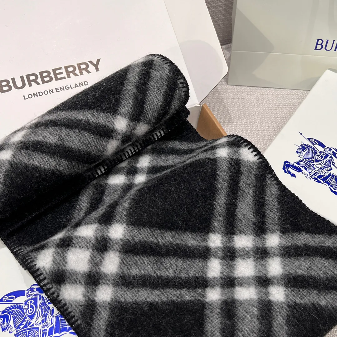 Scarves BURBERRY 17945216