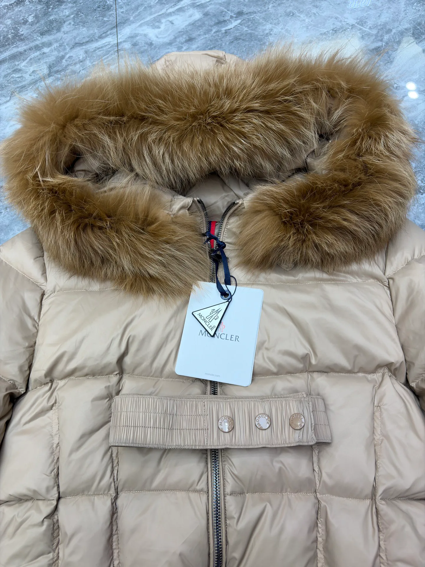 Women's Jackets And Down Jackets MONCLER 17801592