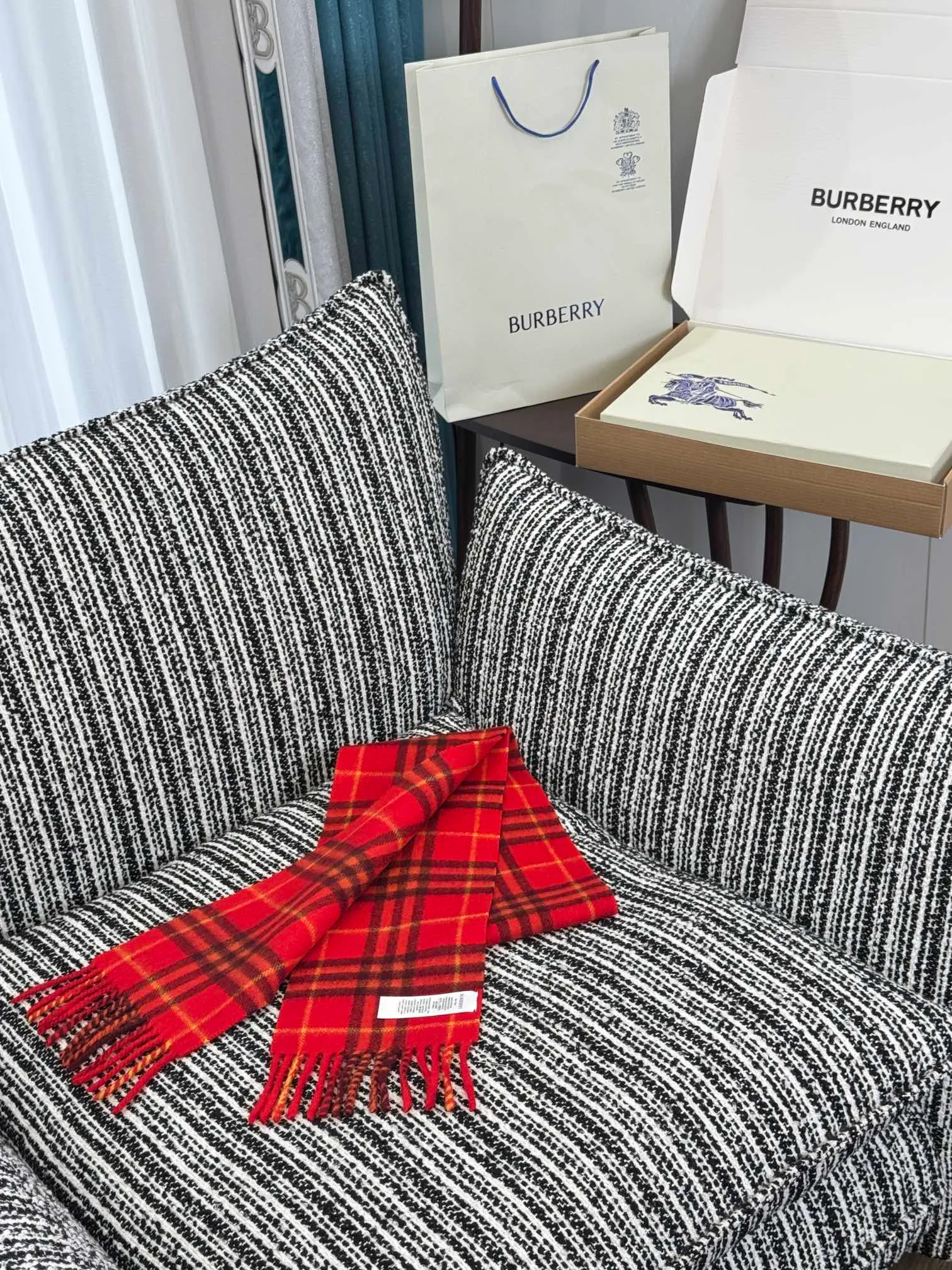 Scarves BURBERRY 18287396