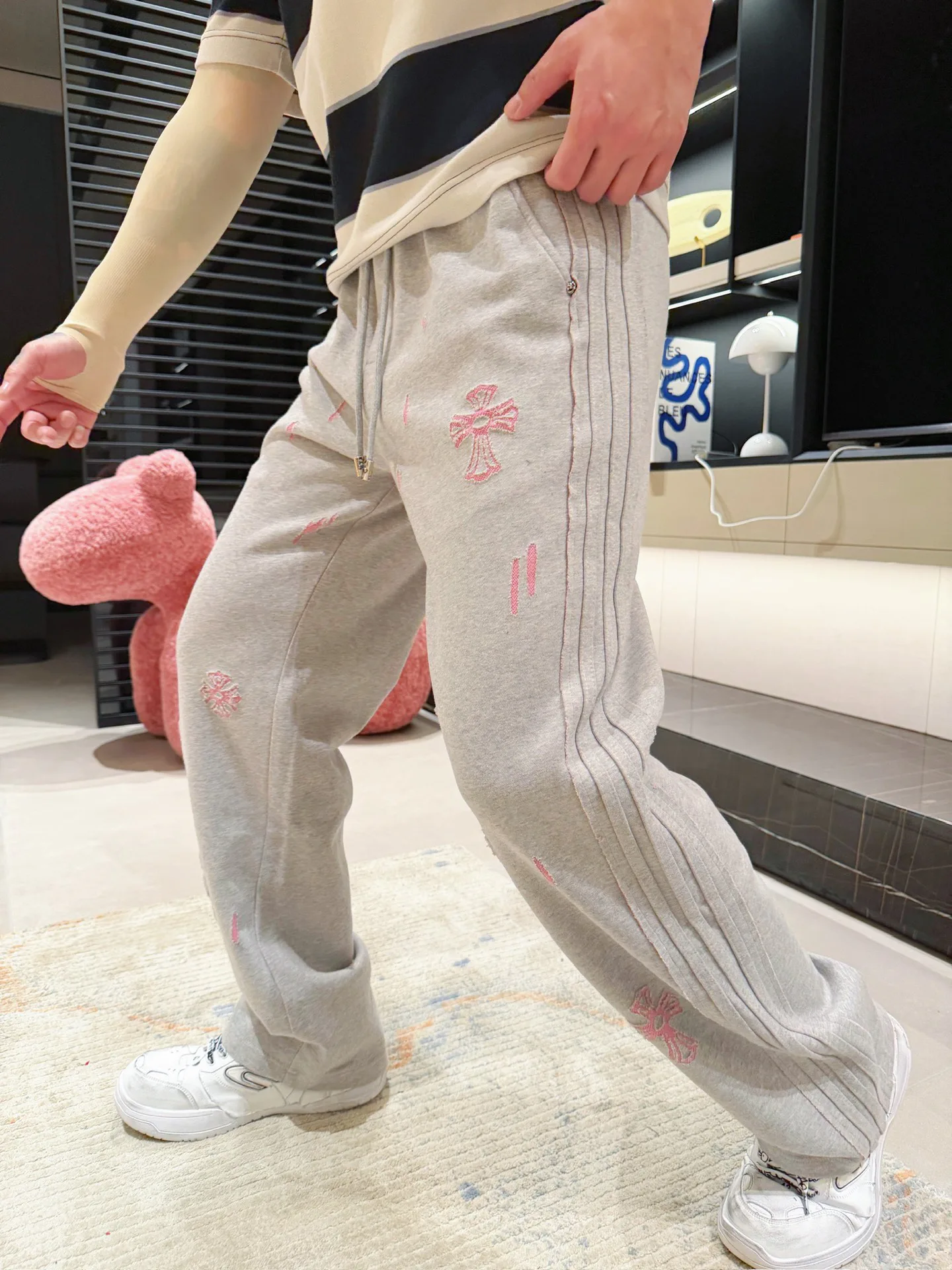 Men's Trousers CHROME HEARTS 18499679