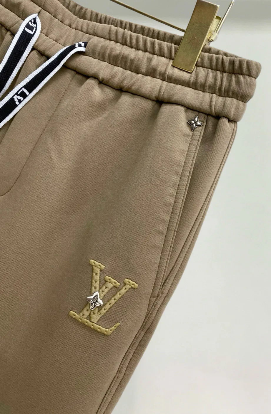 Men's Trousers LOUIS VUITTON 17973704