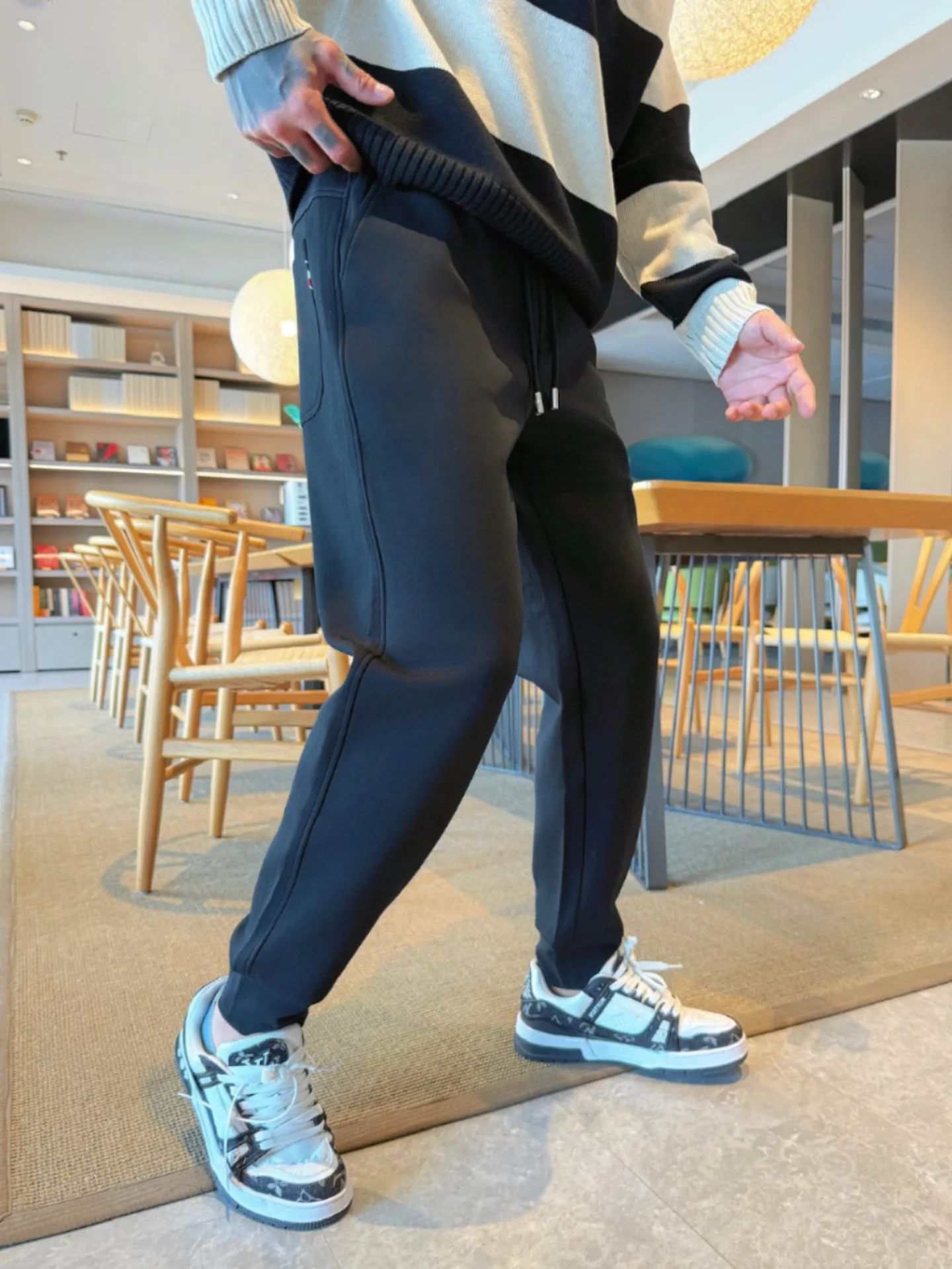 Men's Trousers MONCLER 18345721