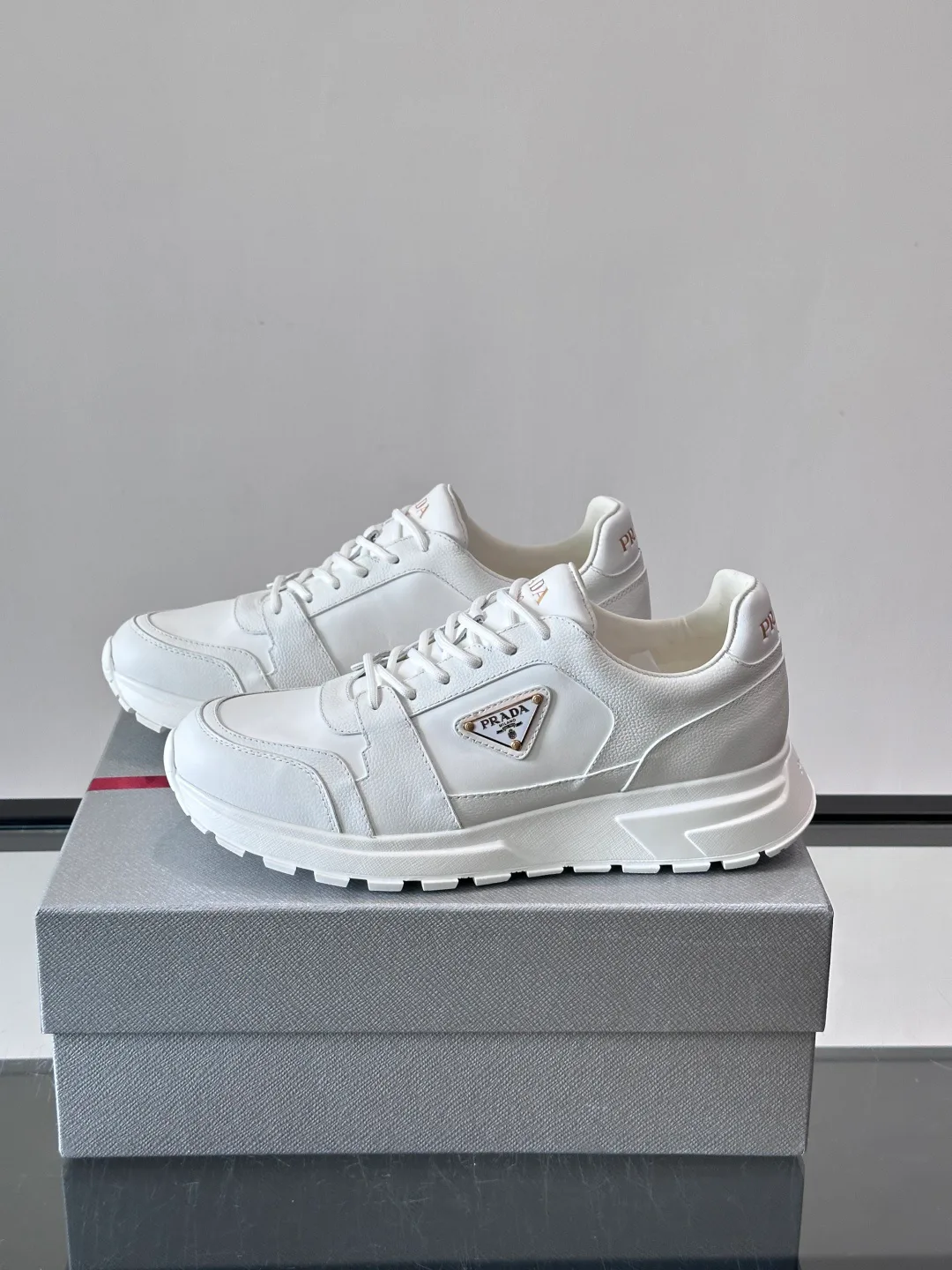 Women's Sneakers PRADA 18102658