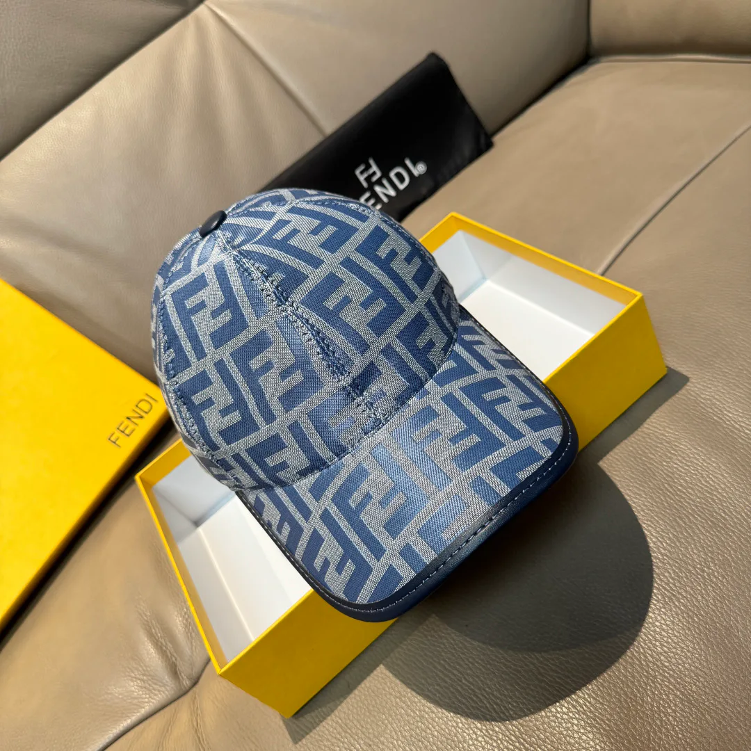 Hats FENDI 17515284