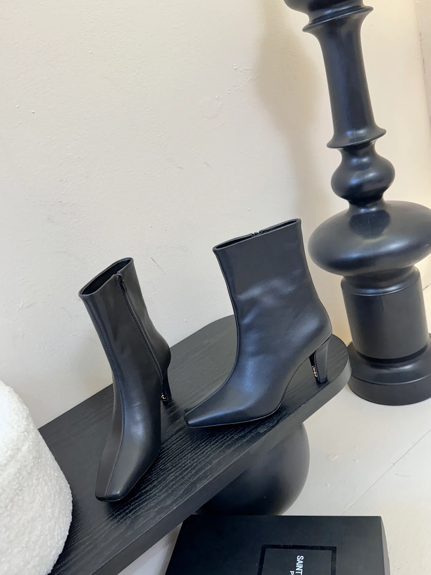 Women's Booties SAINT LAURENT 17802674