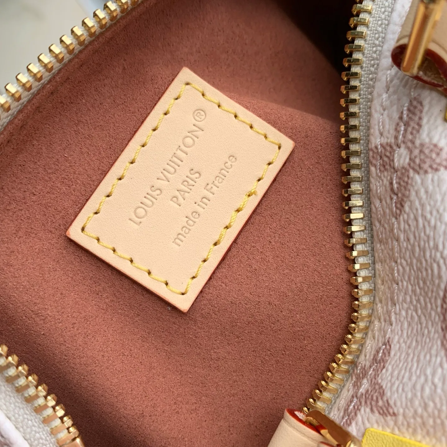 Women's Classic Handbags LOUIS VUITTON 18412609