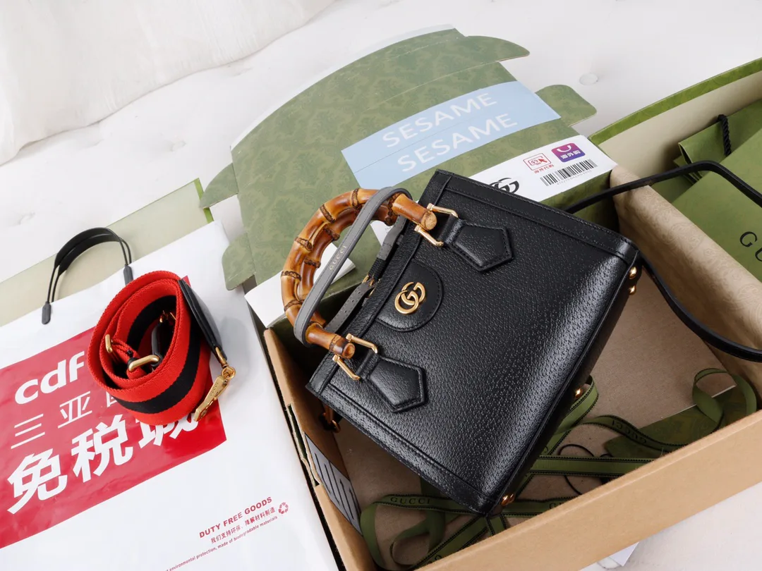 Women's Classic Handbags GUCCI 18065394