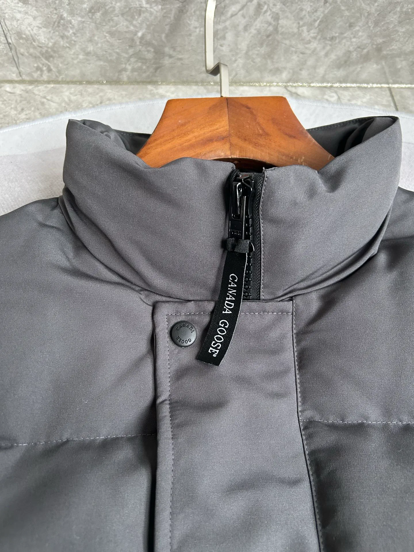 Men's Jackets And Down Jackets CANADA GOOSE 18129806