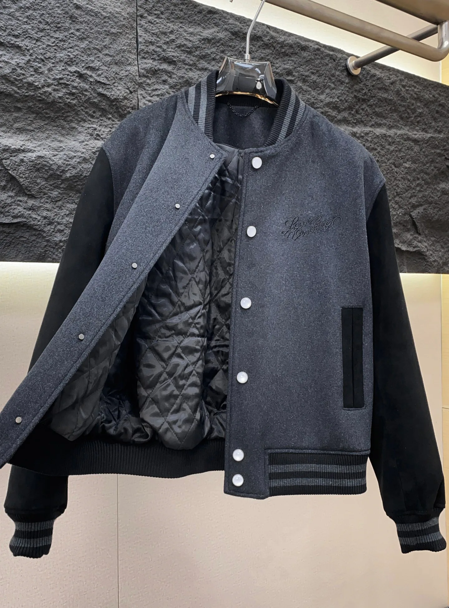 Men's Jackets And Down Jackets LOUIS VUITTON 17952140