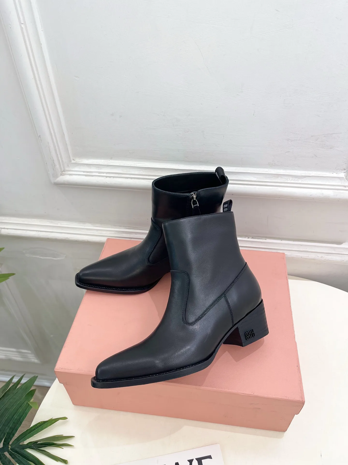 Women's Booties MIU MIU 18143151