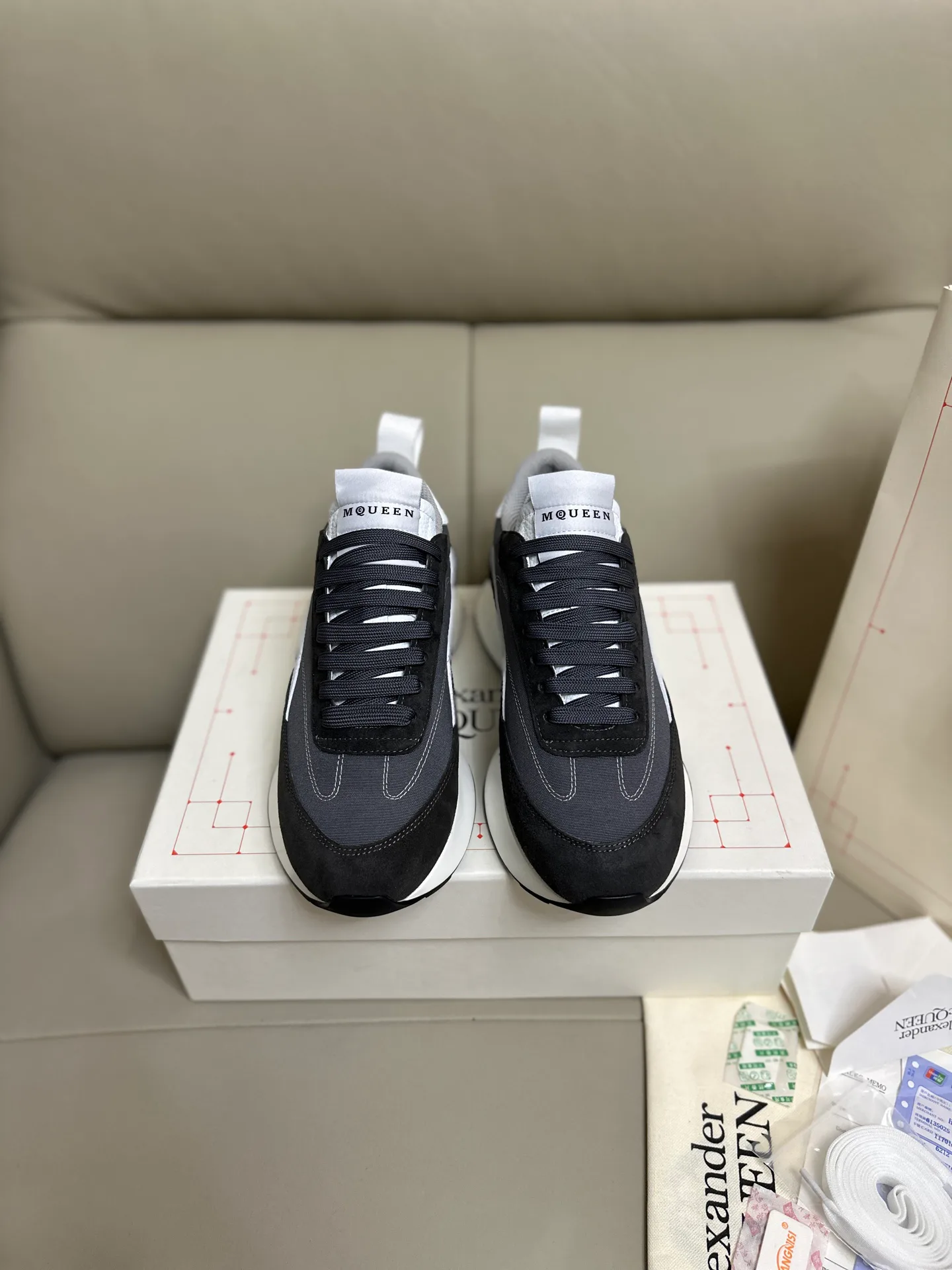 Кроссовки Женские Alexander Mcqueen 18616745
