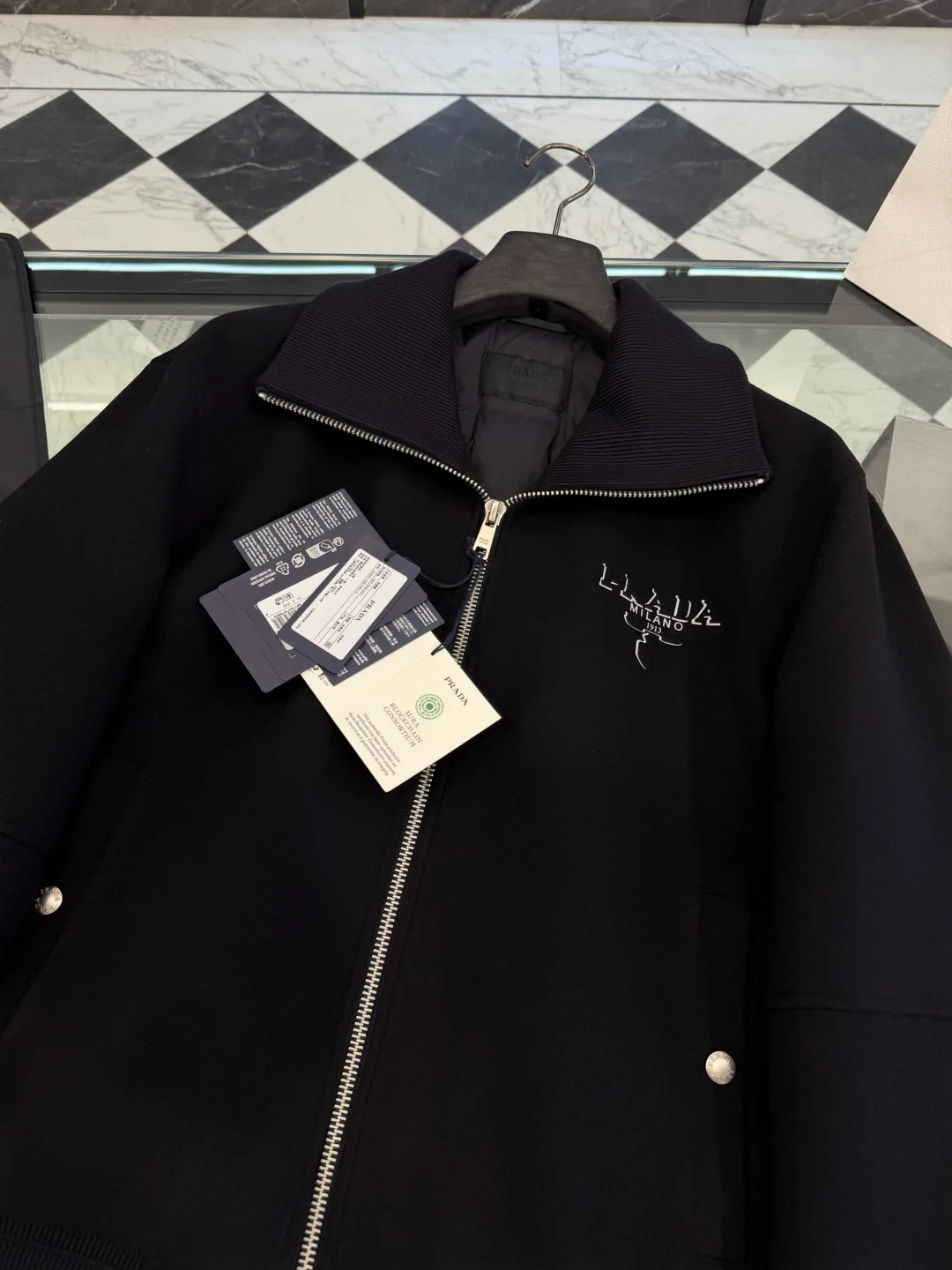 Куртки И Пуховики Мужские Prada 18596138