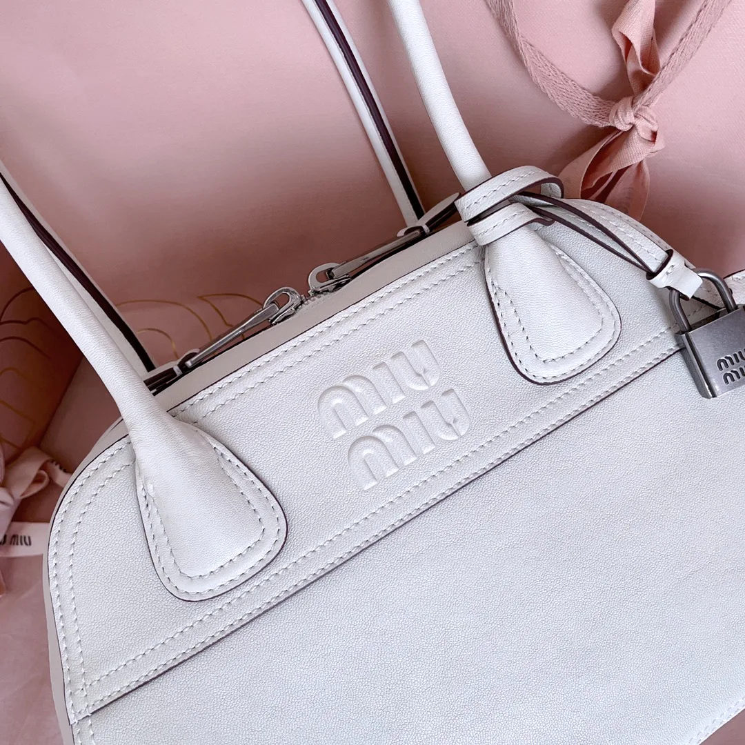 Women's Classic Handbags MIU MIU 18004744