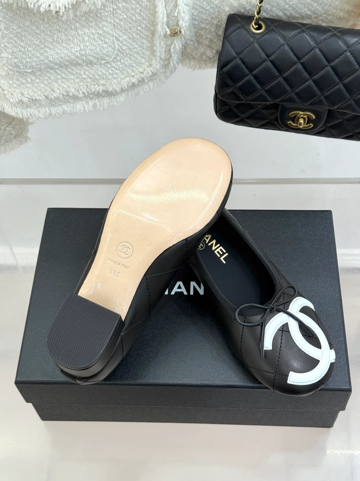 Women's Ballet Flats CHANEL 17303672
