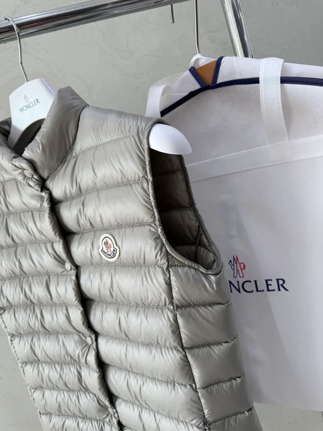 Men's Vests MONCLER 18030025