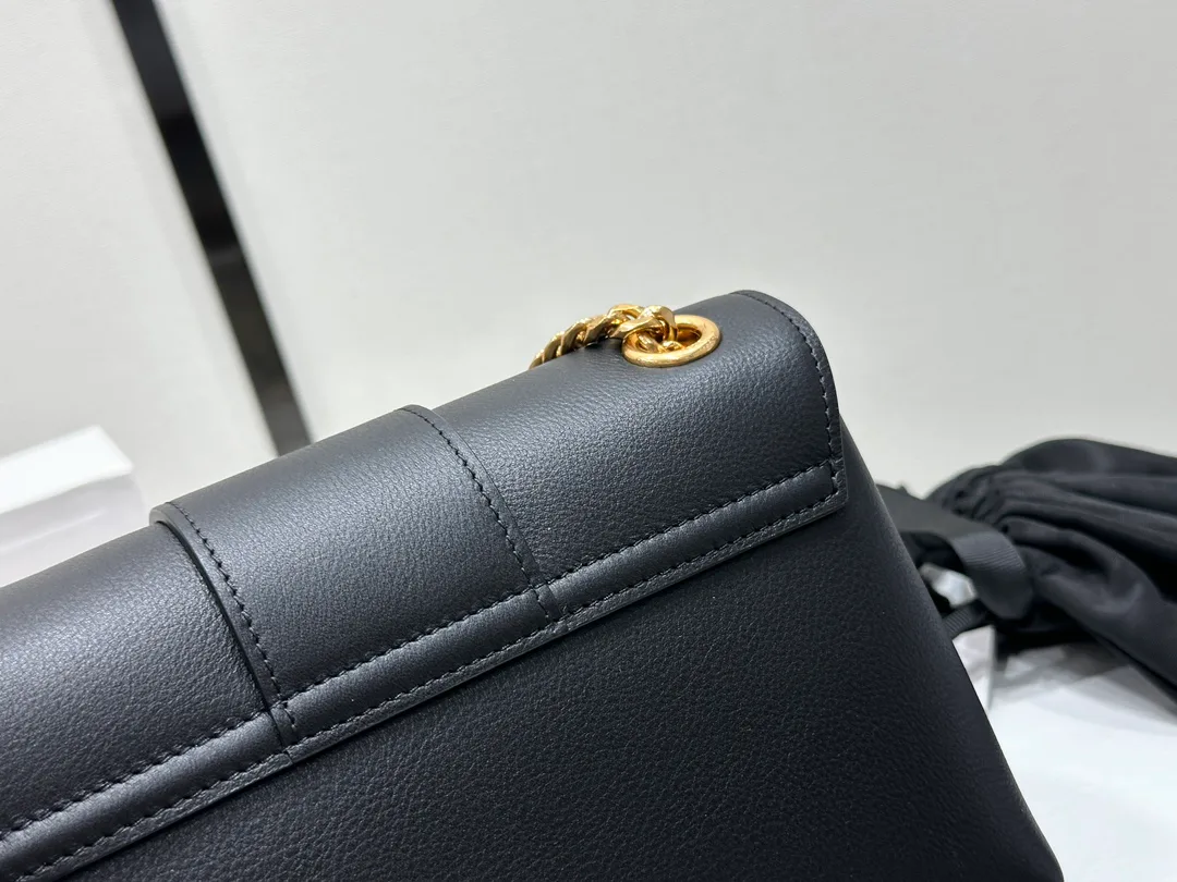Women's Classic Handbags CELINE 18210847