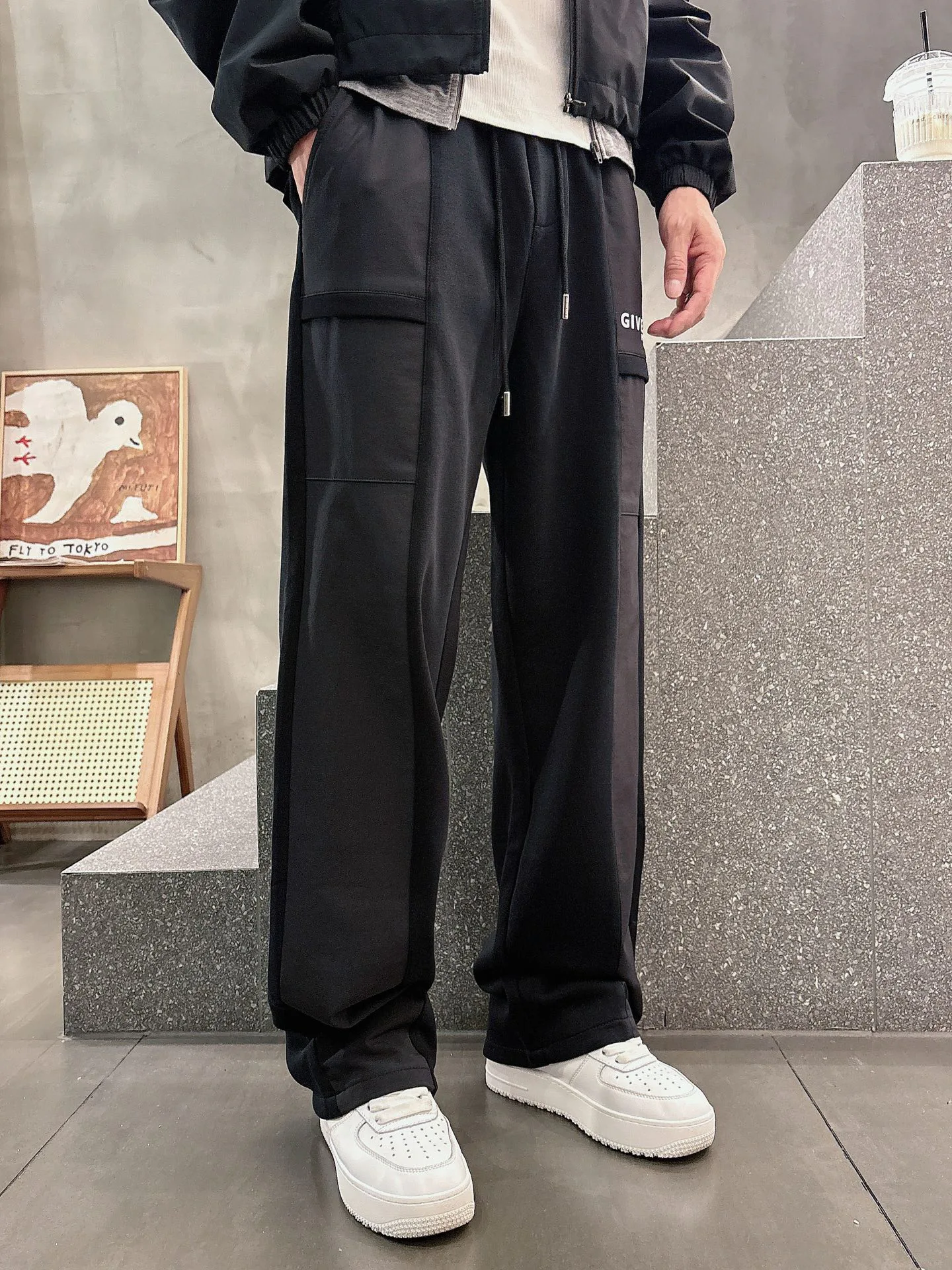 Men's Trousers GIVENCHY 18340448