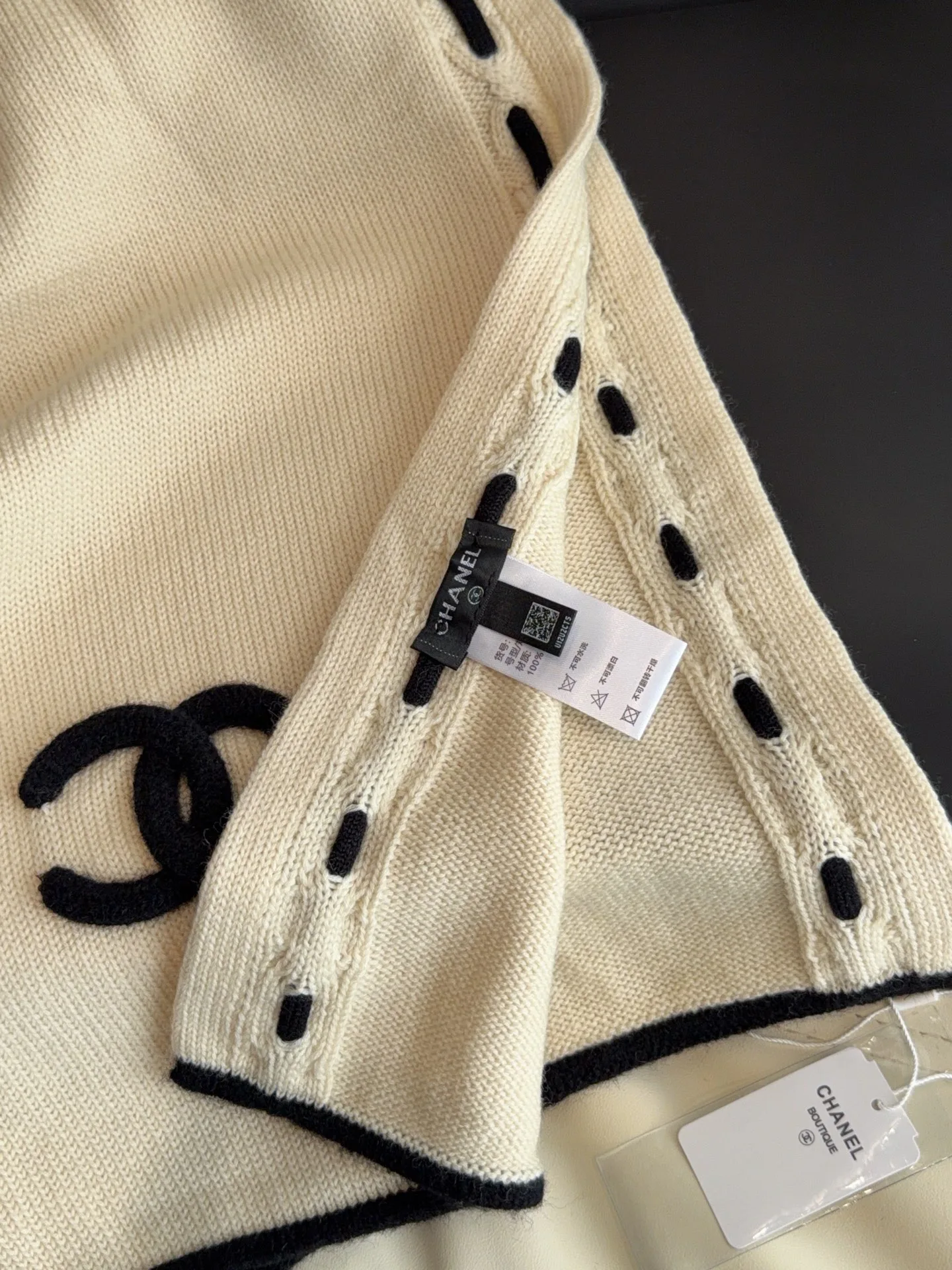 Scarves CHANEL 18105408