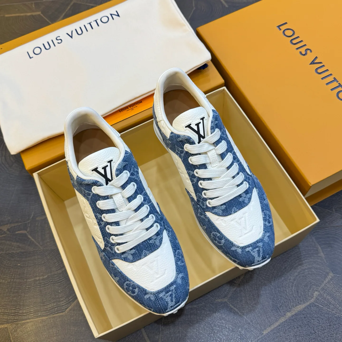 Men's Sneakers LOUIS VUITTON 17429009