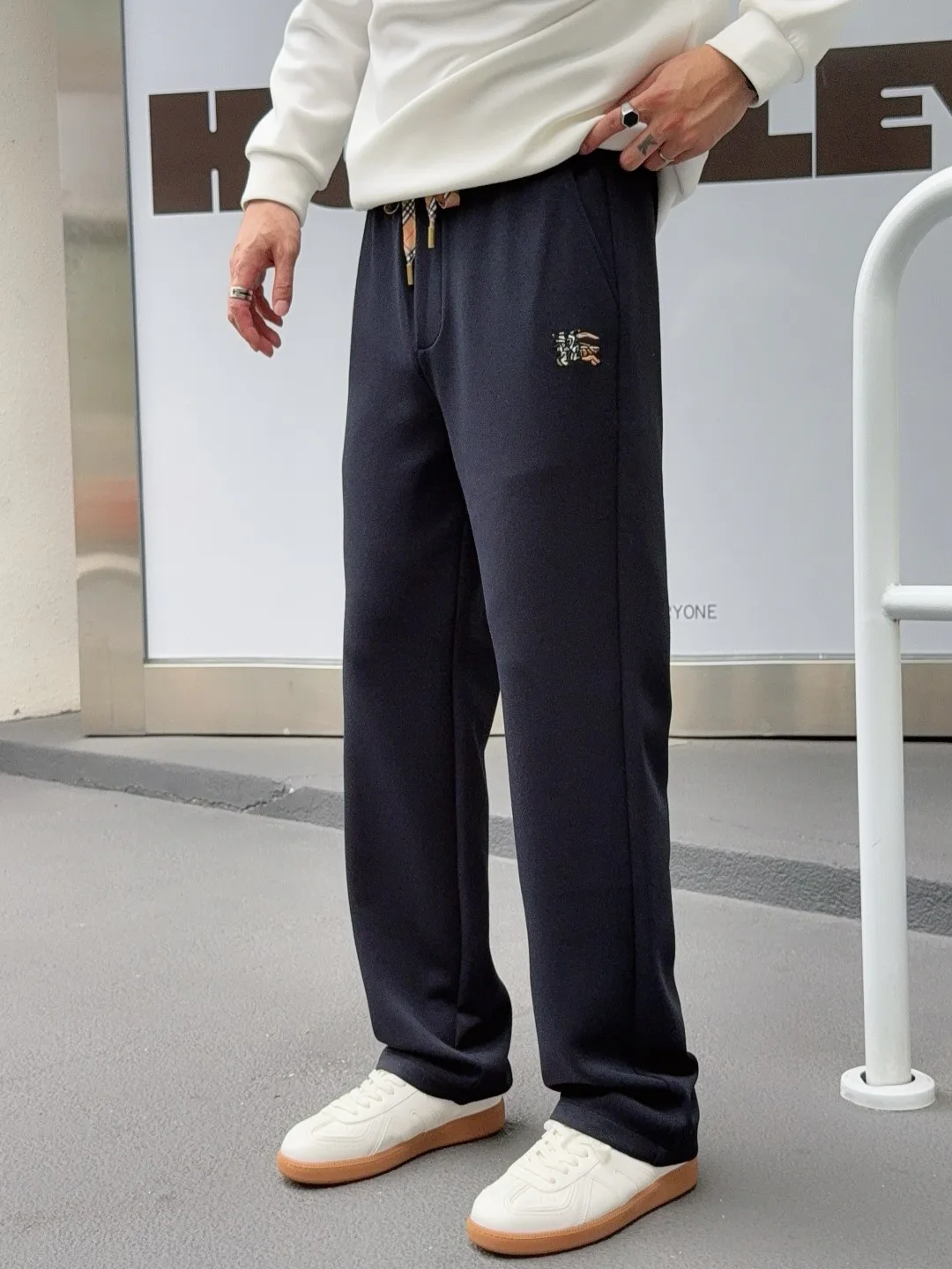 Women's Trousers BURBERRY 18178459