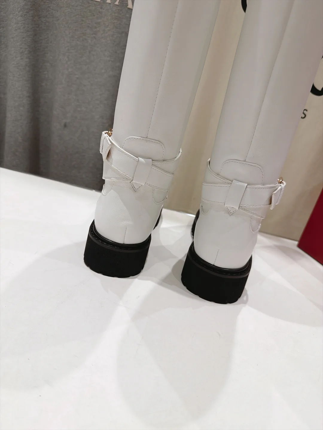 Women's Boots VALENTINO 18309292