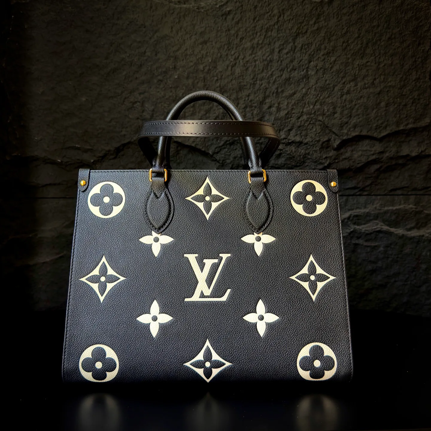 Women's Classic Handbags LOUIS VUITTON 17864858