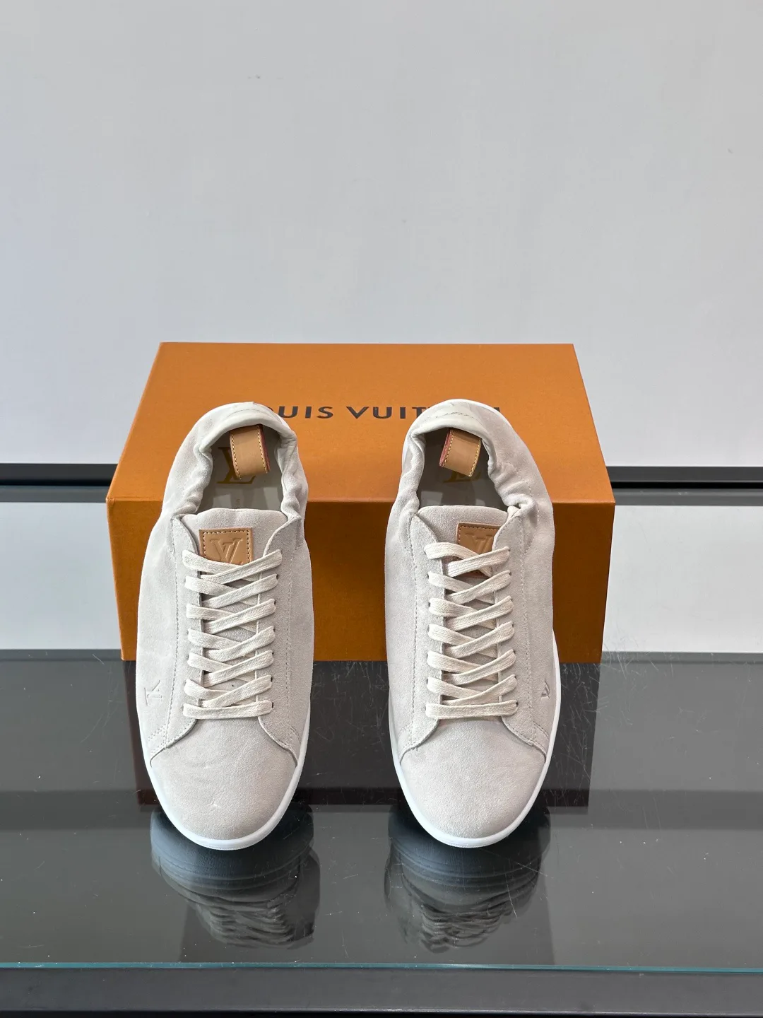 Men's Sneakers LOUIS VUITTON 18263695