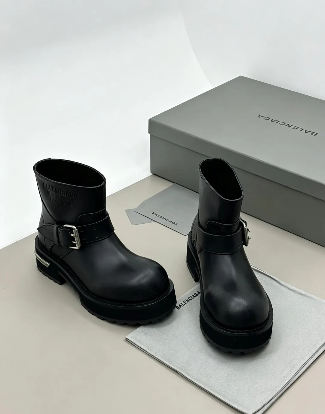 Women's Ankle Boots BALENCIAGA 18006163