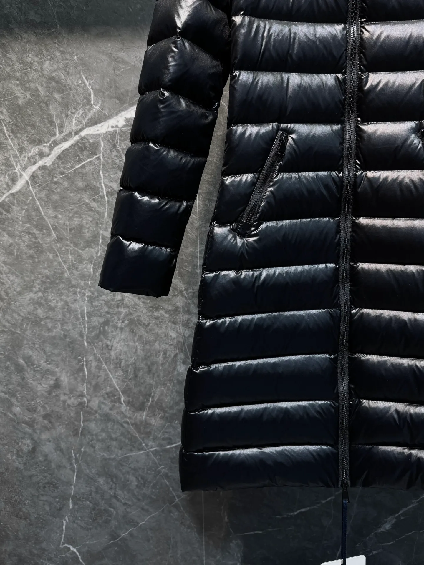 Women's Jackets And Down Jackets MONCLER 18184457