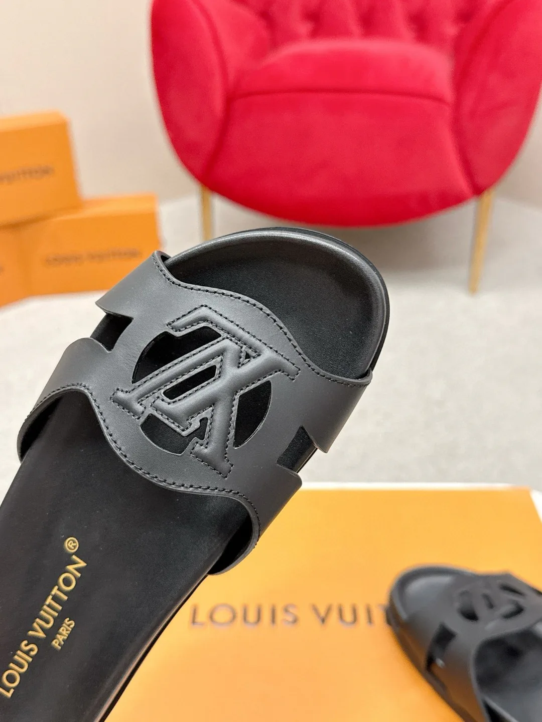 Women's Flip-Flops LOUIS VUITTON 18235706