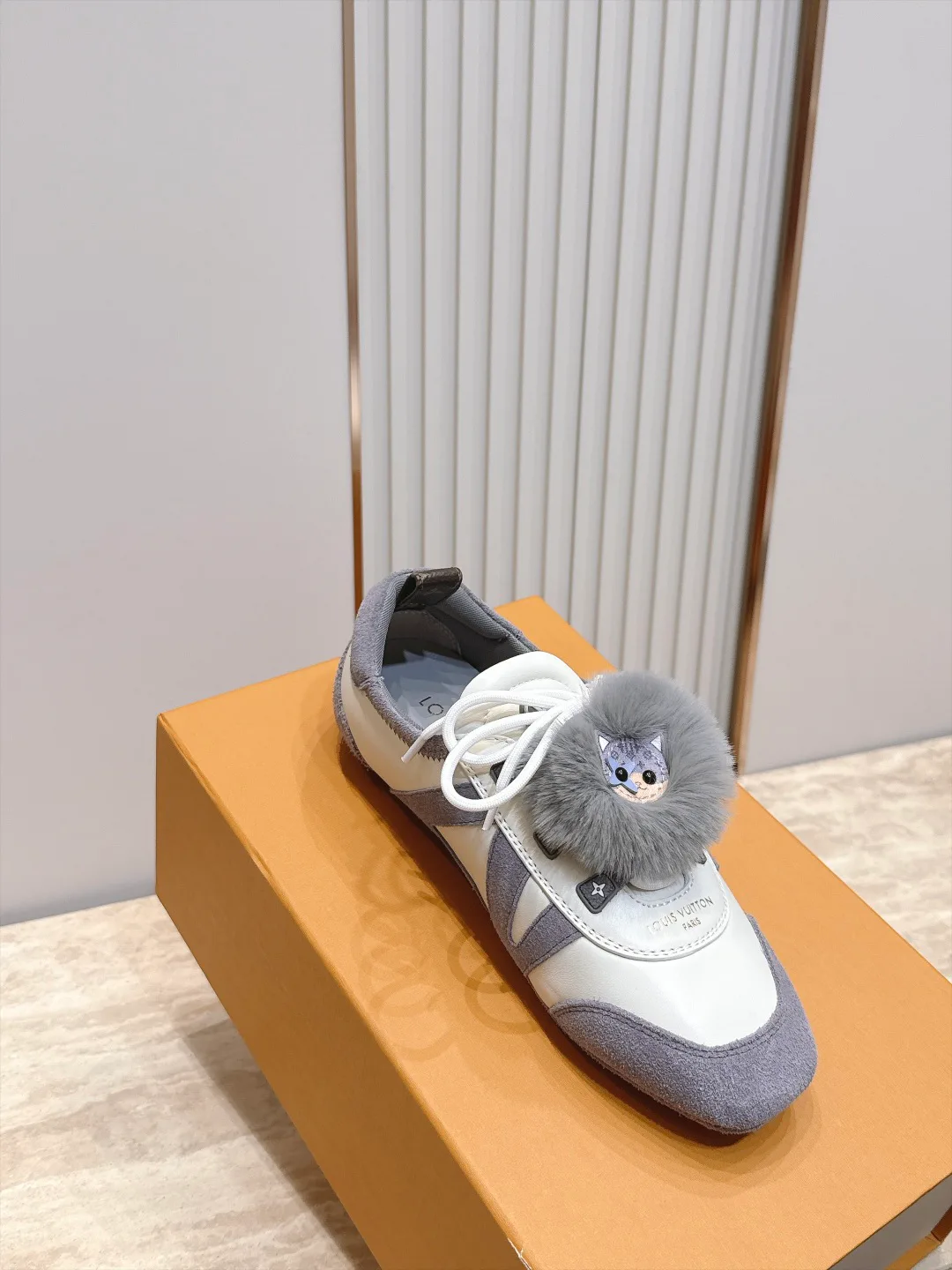 Women's Sneakers LOUIS VUITTON 17946978