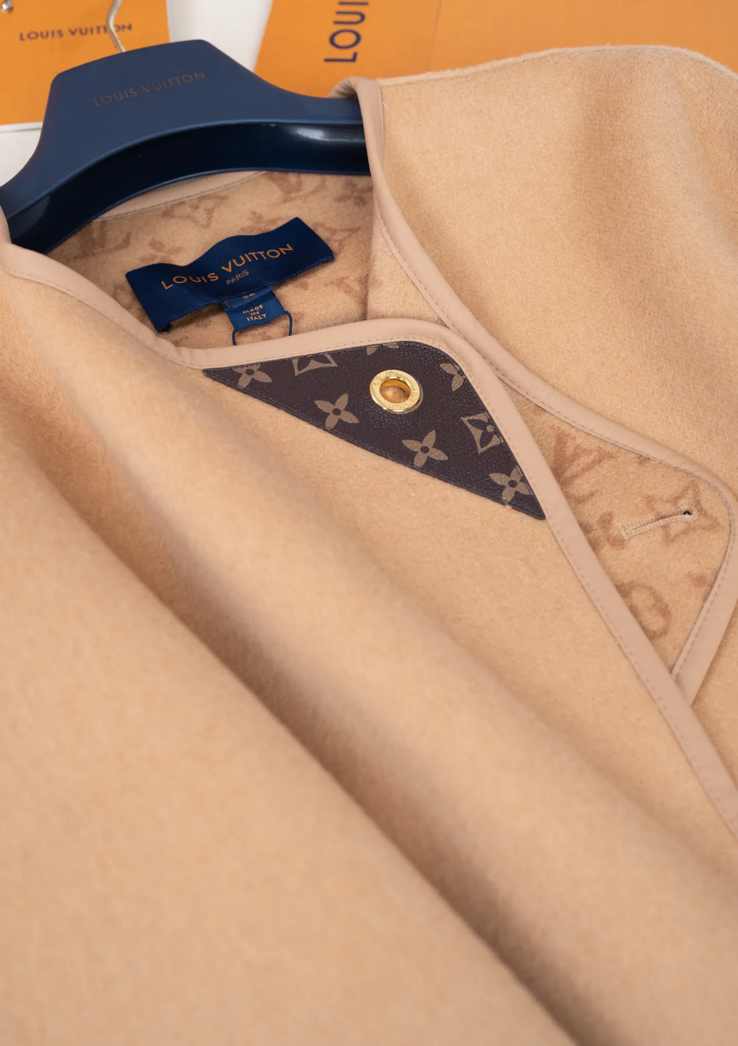 Women's Coats LOUIS VUITTON 18206310