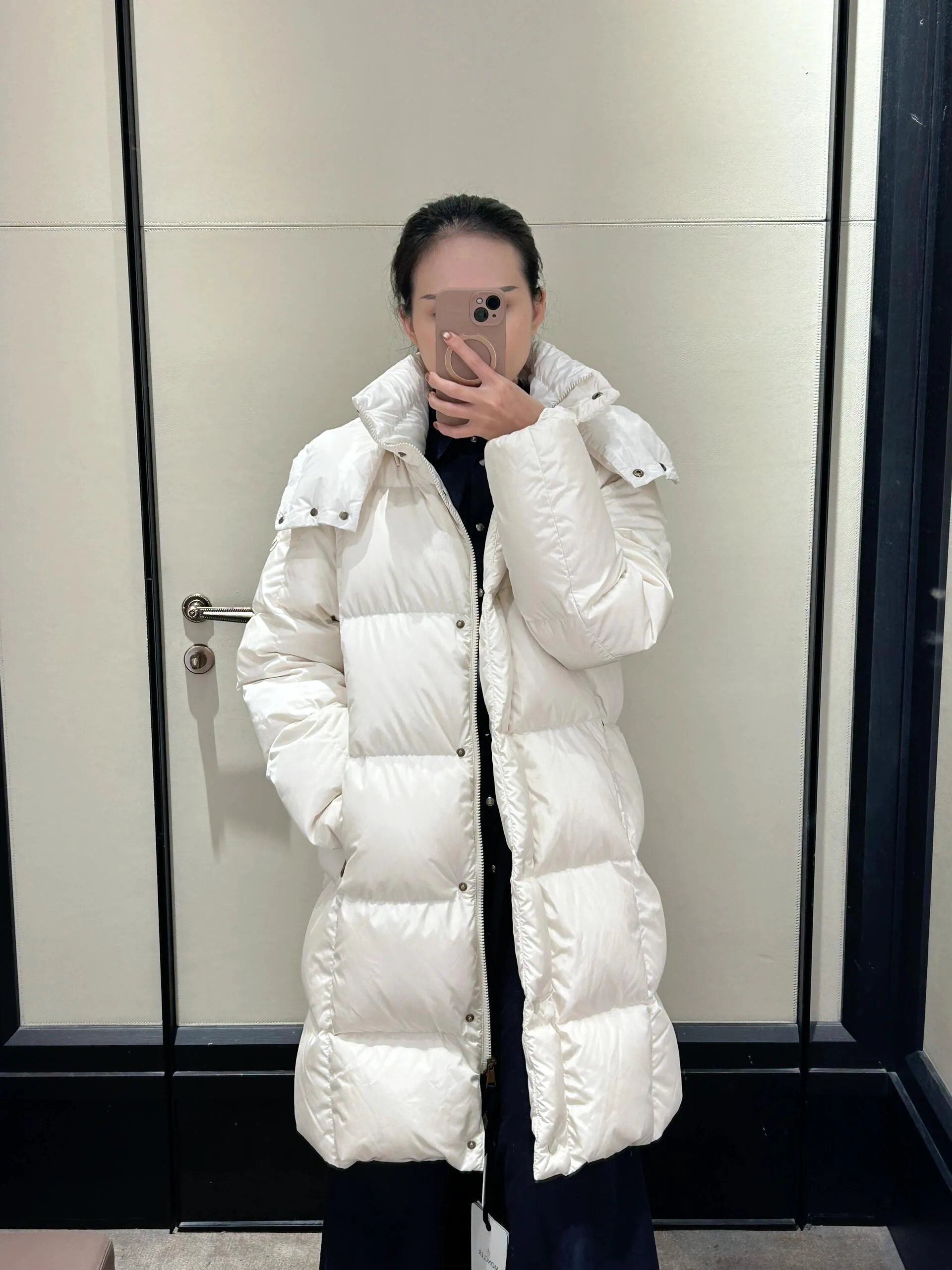 Women's Jackets And Down Jackets MONCLER 18168818