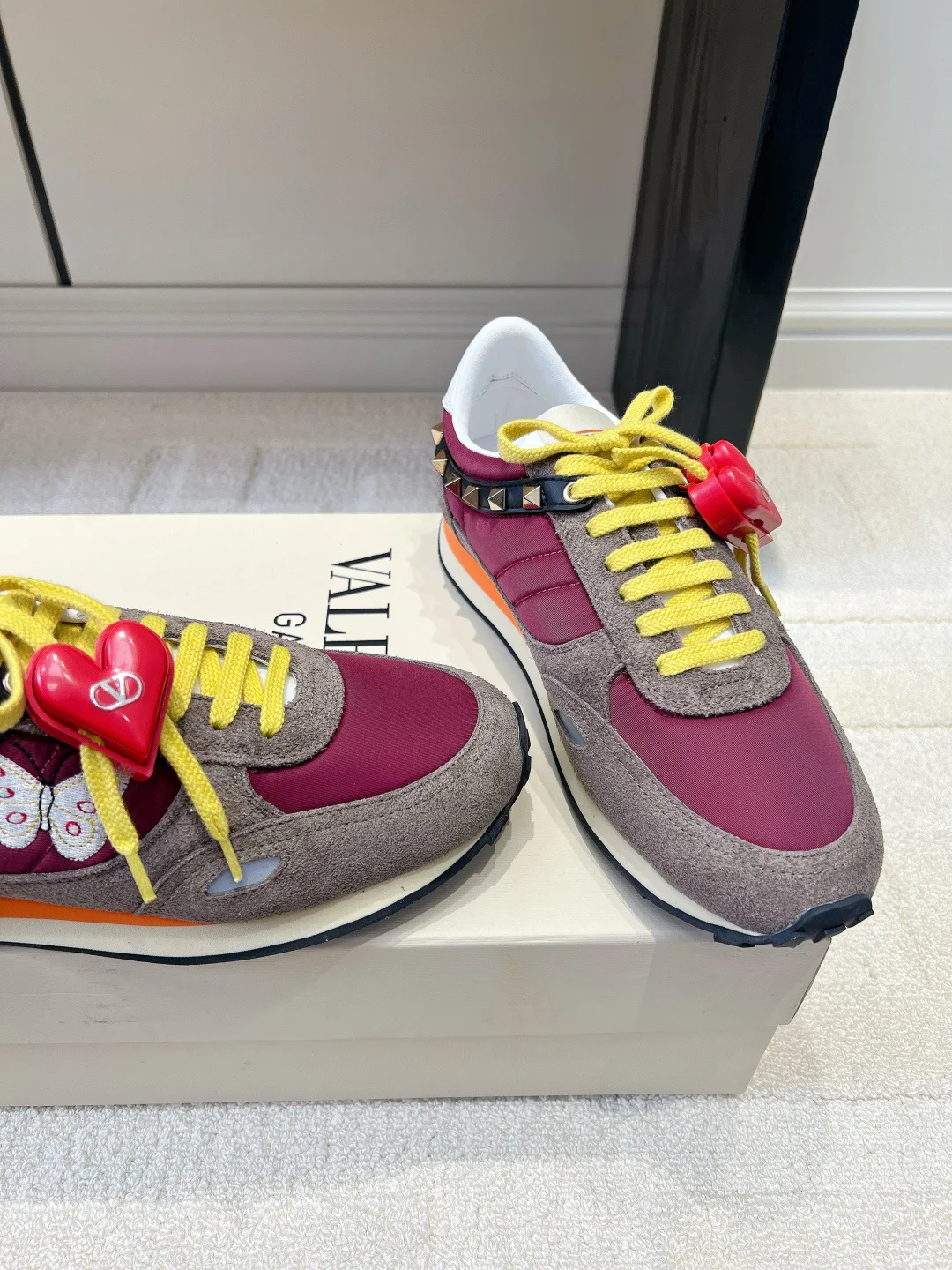 Women's Sneakers VALENTINO 18436567