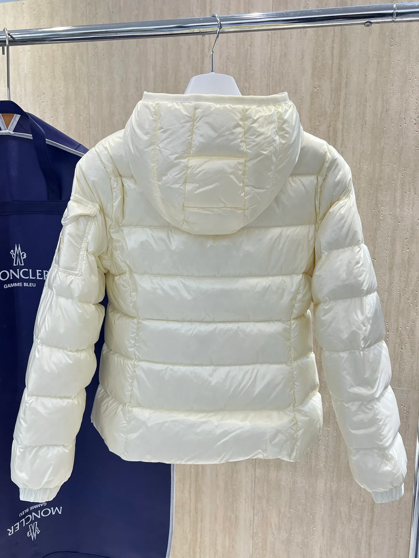 Men's Jackets And Down Jackets MONCLER 18231421