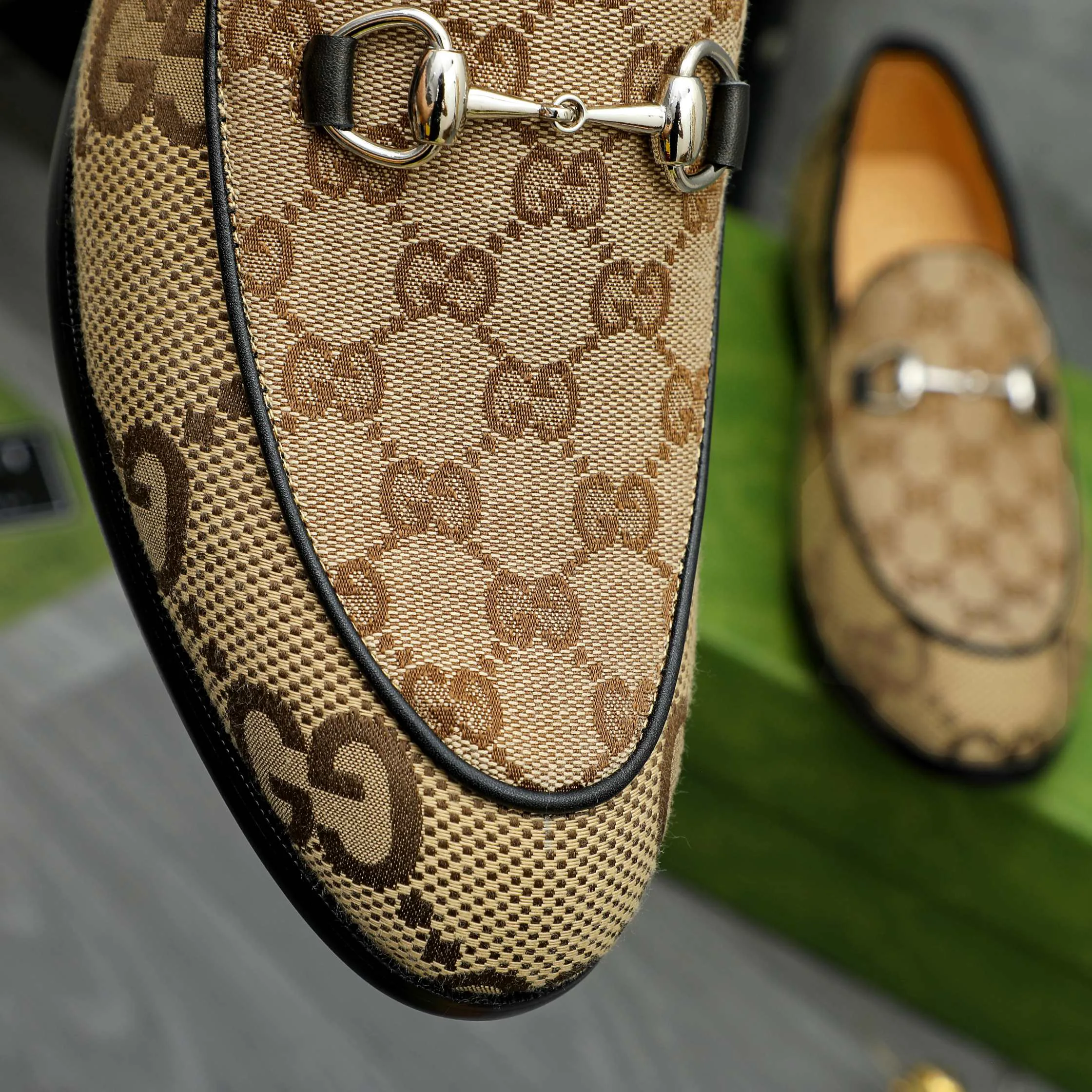 Men's Loafers And Dress Shoes GUCCI 18311612