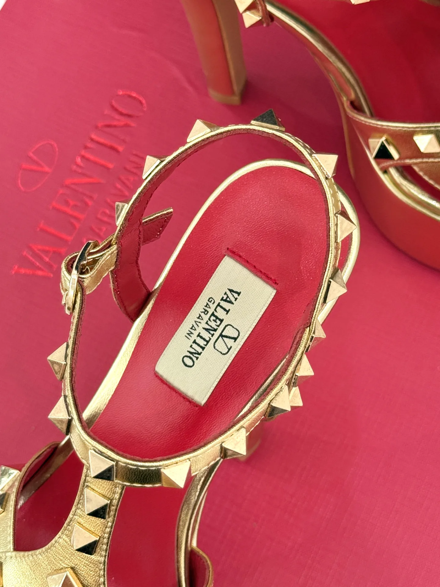 Women's Open-Toe Sandals VALENTINO 18198291