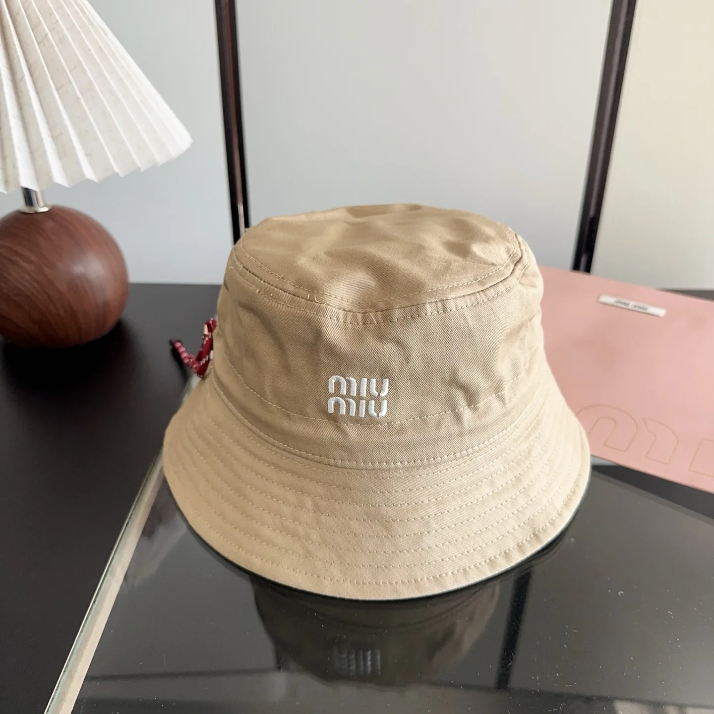 Hats MIU MIU 18105712