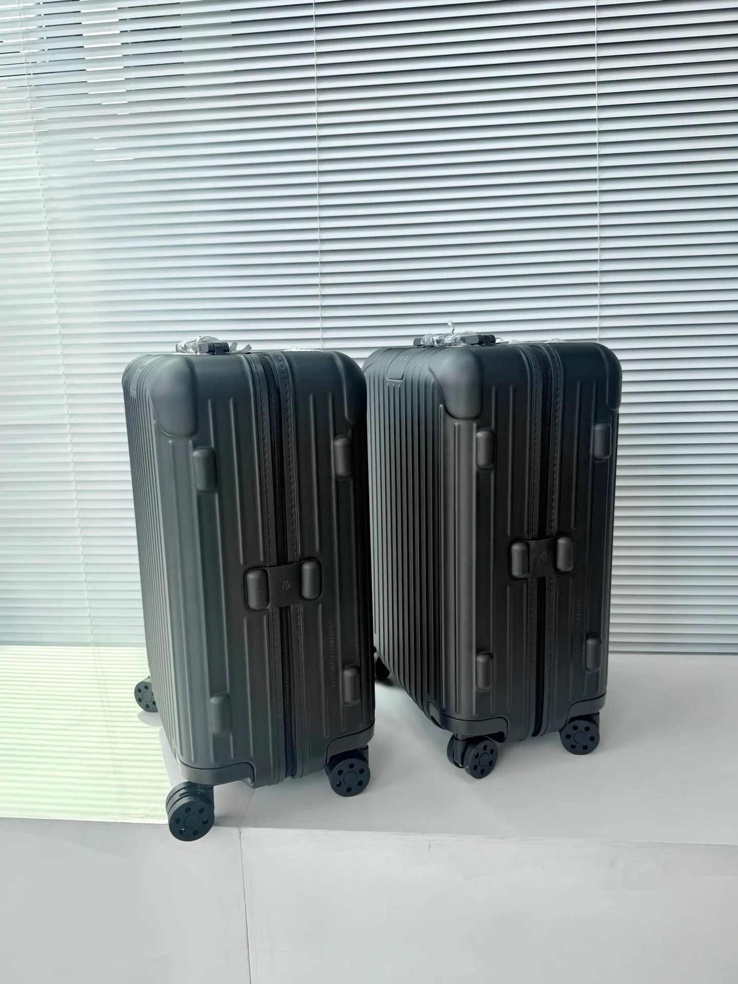 Suitcases RIMOWA 17949215