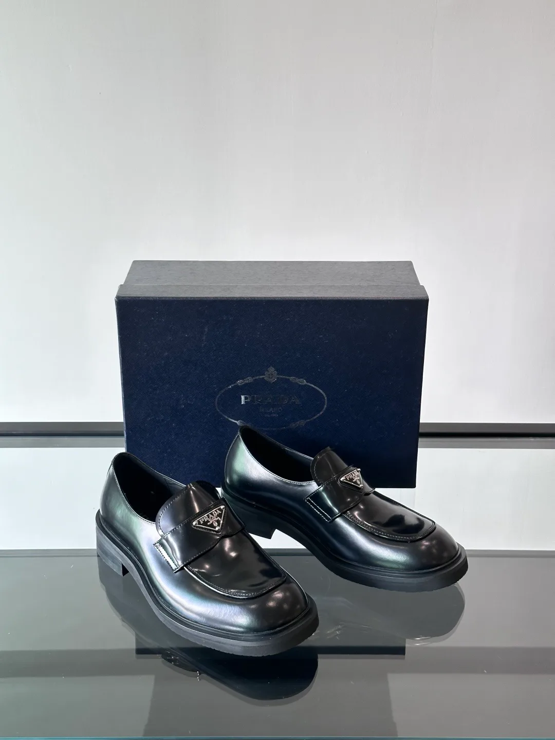 Men's Loafers And Dress Shoes PRADA 17715978