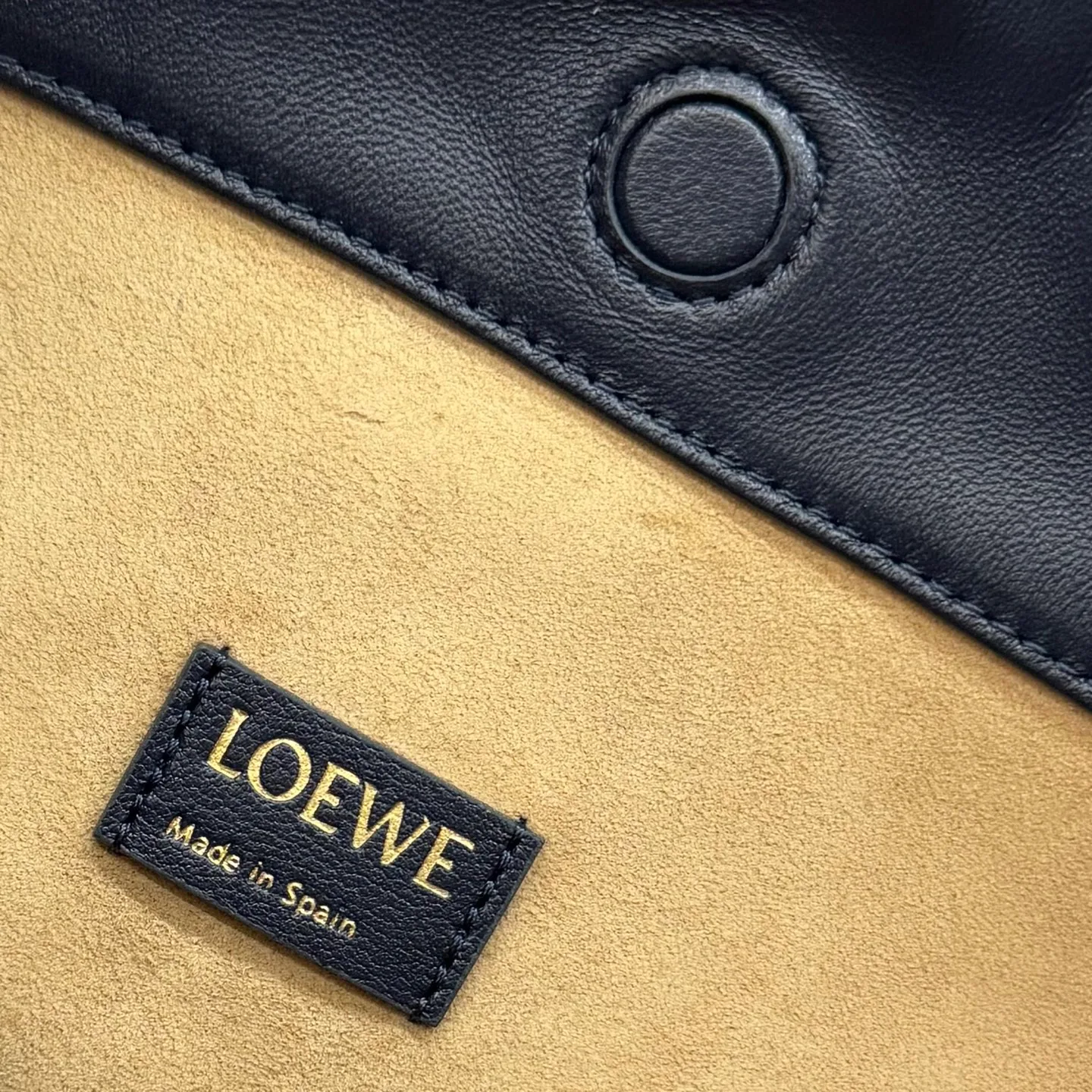 Women's Classic Handbags LOEWE 17829088