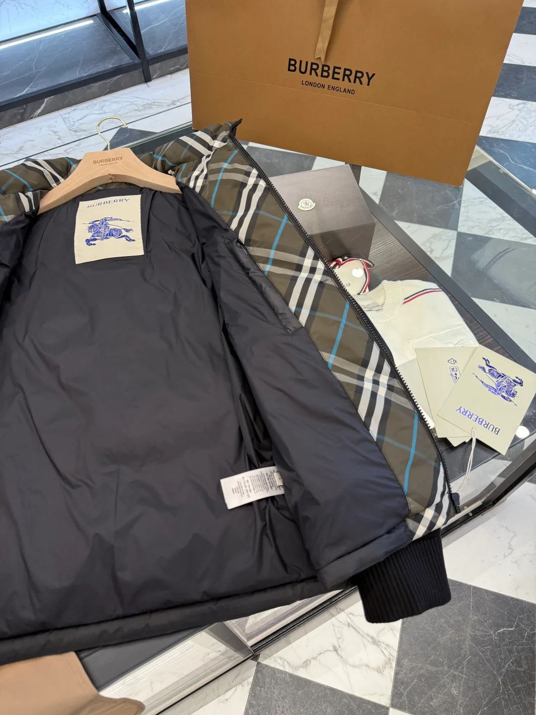 Women's Jackets And Down Jackets BURBERRY 18007672