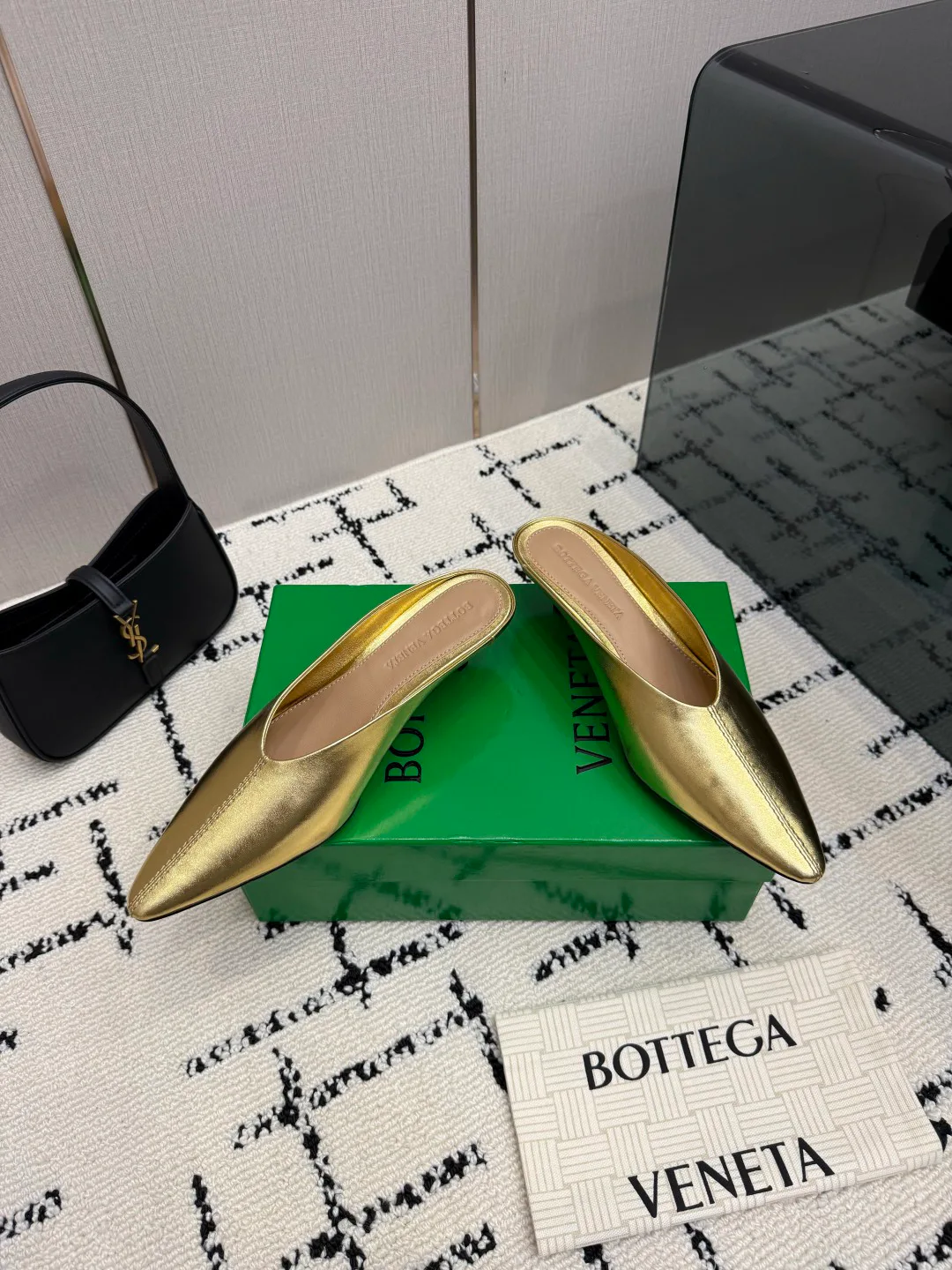 Women's Mules And Clogs BOTTEGA VENETA 18135179