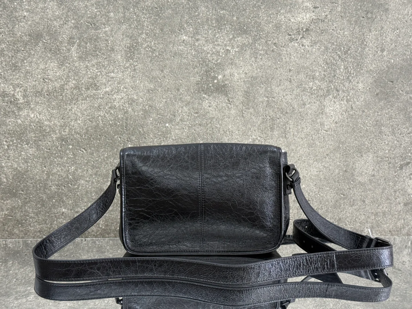Классические Сумки Женские Balenciaga 18608625